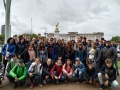 Spolon fotografia pedaggov a iakov gymnzia pred Buckingham Palace v Londne