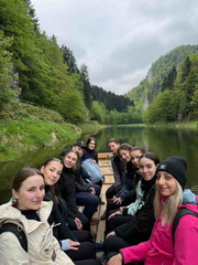 Tri dni mimo �koly, ktor� st�li za to