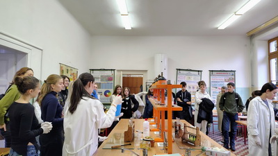 Ch�mia v�ade okolo n�s a&nbsp;�o na to v�ely?