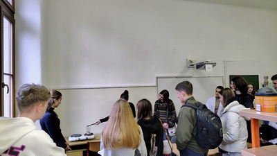 Ch�mia v�ade okolo n�s a&nbsp;�o na to v�ely?