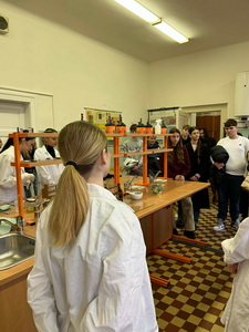 Ch�mia v�ade okolo n�s a&nbsp;�o na to v�ely?