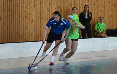 ڞasn� reprezent�cia GJK na celoslovenskom kole vo florbale diev�at stredn�ch �k�l v Pre�ove