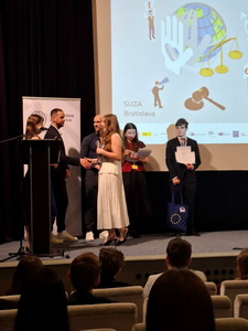 �udsk� pr�va neprip���aj� nadradenos�