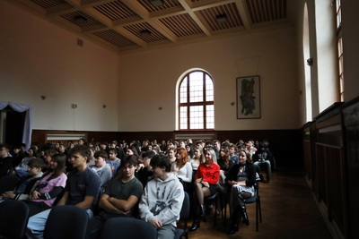 Viano�n� akad�mia Gymn�zia Janka Kr�a