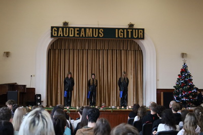 Viano�n� akad�mia Gymn�zia Janka Kr�a