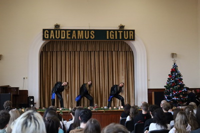 Viano�n� akad�mia Gymn�zia Janka Kr�a