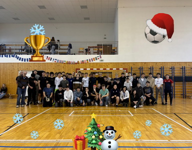 Viano�n� futsalov� turnaj na Gymn�ziu Janka Kr�a