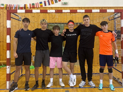 Viano�n� futsalov� turnaj na Gymn�ziu Janka Kr�a