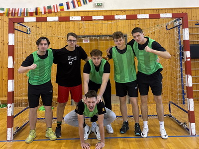 Viano�n� futsalov� turnaj na Gymn�ziu Janka Kr�a