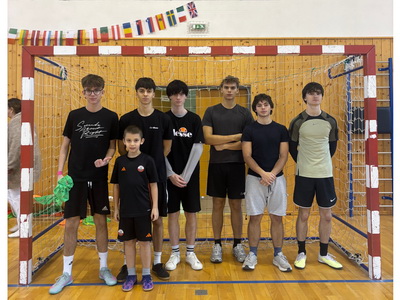 Viano�n� futsalov� turnaj na Gymn�ziu Janka Kr�a