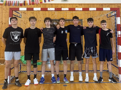 Viano�n� futsalov� turnaj na Gymn�ziu Janka Kr�a