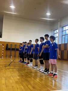 Majstrovstv� kraja vo volejbale op� v �portovej hale Gymn�zia J. Kr�a 