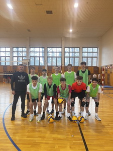 Majstrovstv� kraja vo volejbale op� v �portovej hale Gymn�zia J. Kr�a 