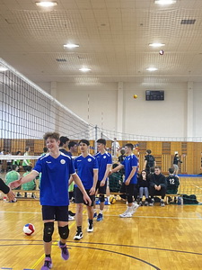Majstrovstv� kraja vo volejbale op� v �portovej hale Gymn�zia J. Kr�a 